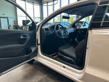 MYAUTOCENTER – Gebraucht- und Jahreswagen mit Werkstattservice in Pfaffenhofen Volkswagen Polo V Trendline *1-HAND*KLIMAANLAGE*tÜV:827*