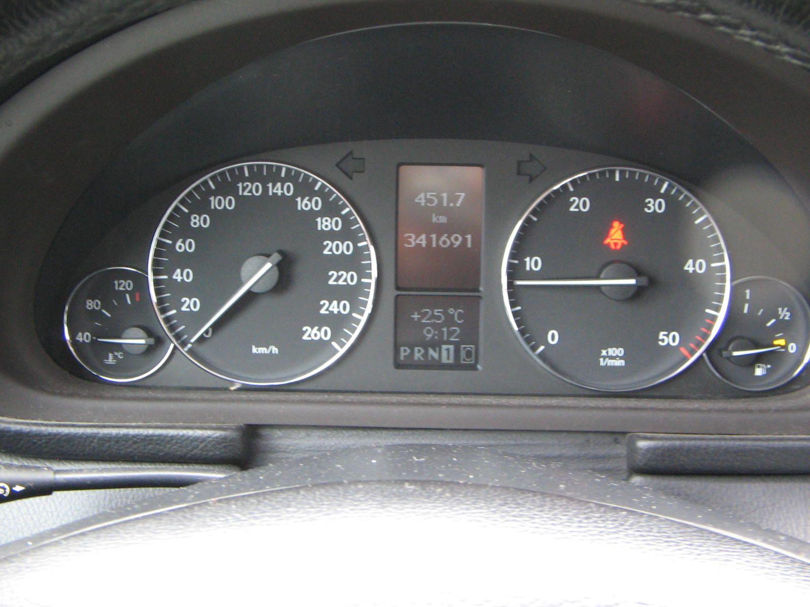 Mercedes-Benz C220 2006 — photo 15
