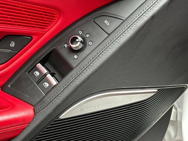 Audi R8*Coupe*5.2 FSI V10 Plus*Quattro* Keramik*B&O*