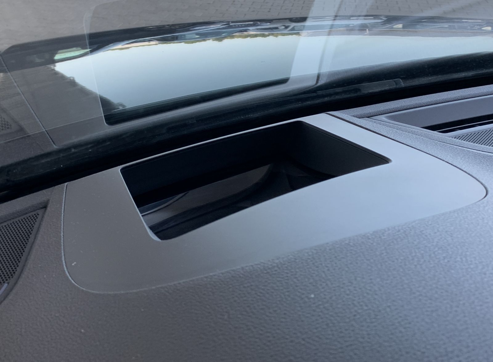 Fahrzeugabbildung Audi A4 2.0 TDI*S Line*Leder*Head-Up*VC*Cam*LED*AHK*