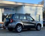 Toyota RAV 4 2.0-l-VVT-i 4x4 Executive Aut. NAVI LM SD - gebrauchte Toyota RAV 4 aus dem Jahr 2004