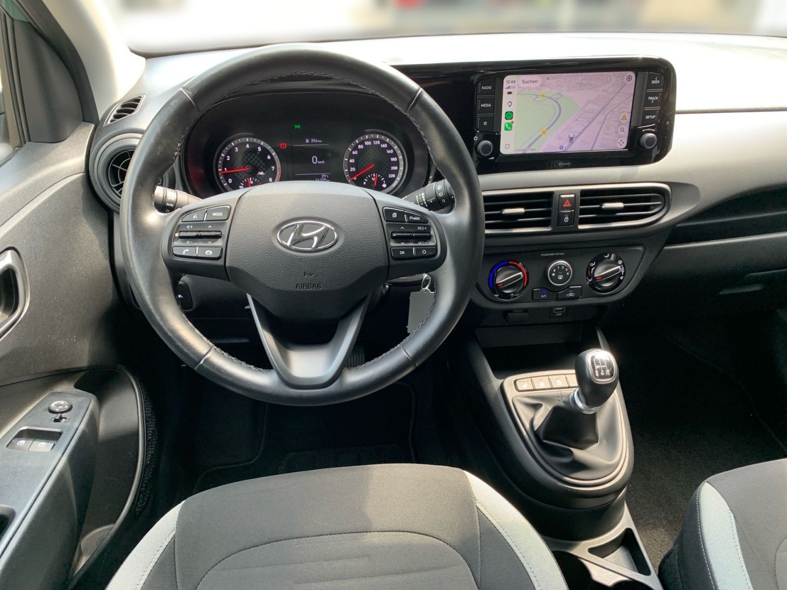 Fahrzeugabbildung Hyundai i10 1.0 Edition 30 1 Hand 8xbereift