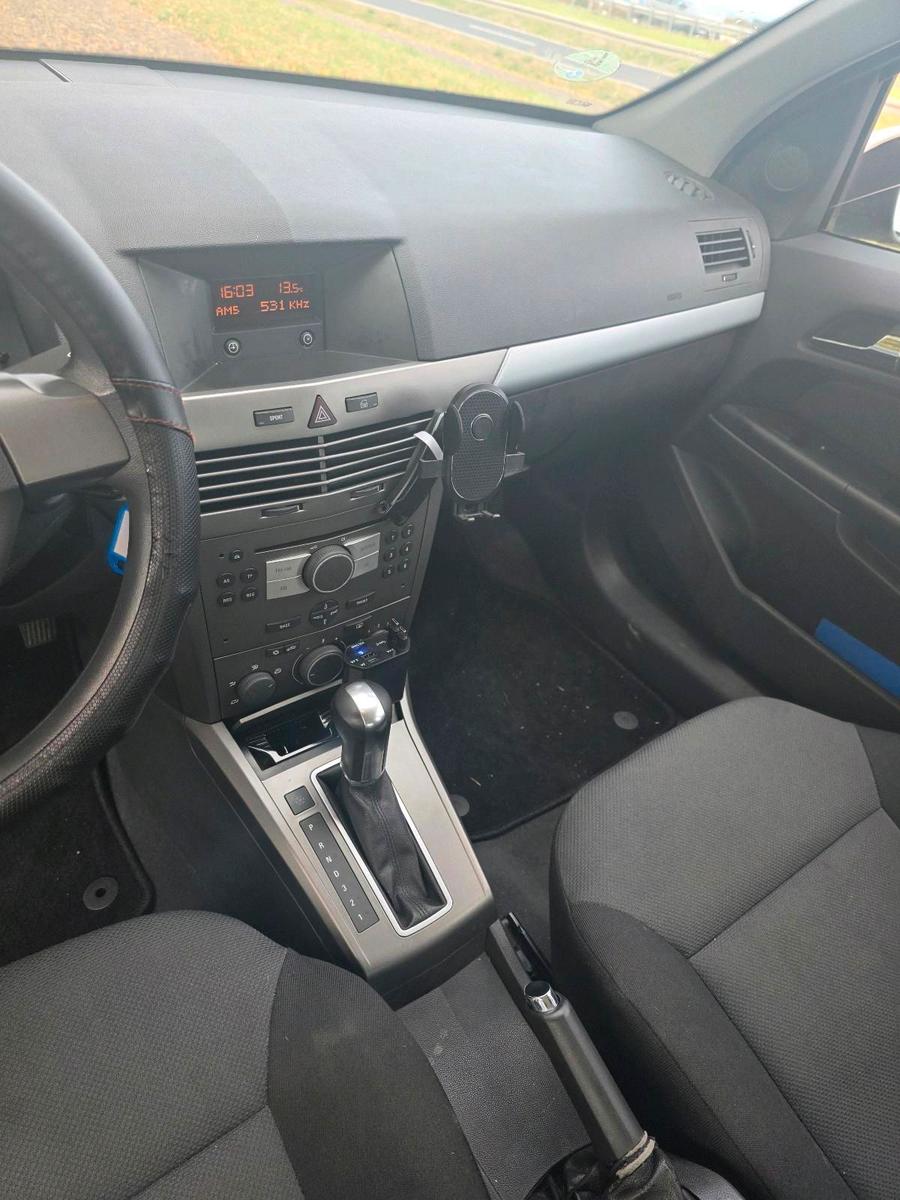 Opel Astra 2006 — photo 9