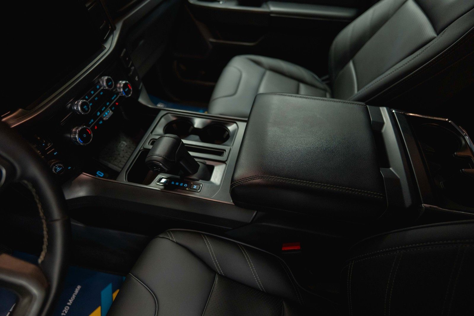 Fahrzeugabbildung Ford F150 3.5L V6 PowerBoost RAPTOR Twin-Turbo 4x4