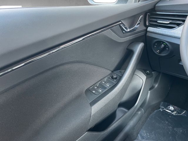 Skoda Kamiq 1.0 TSI DSG Tour *KLIMA*SHZ*AHK*MATRIX*
