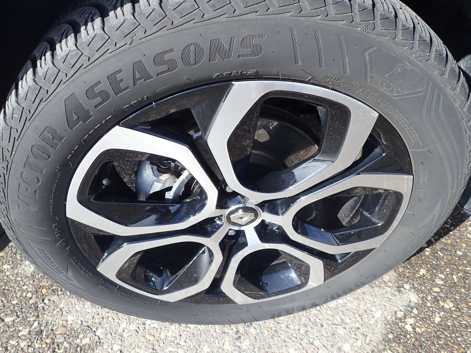 Fahrzeugabbildung Renault Arkana Intens E-TECH 145