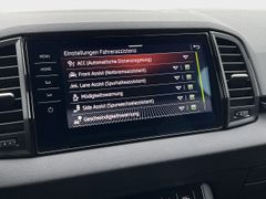 SKODA Karoq Sportline CANTON 4xSHZ AHK 5Jahre Garantie