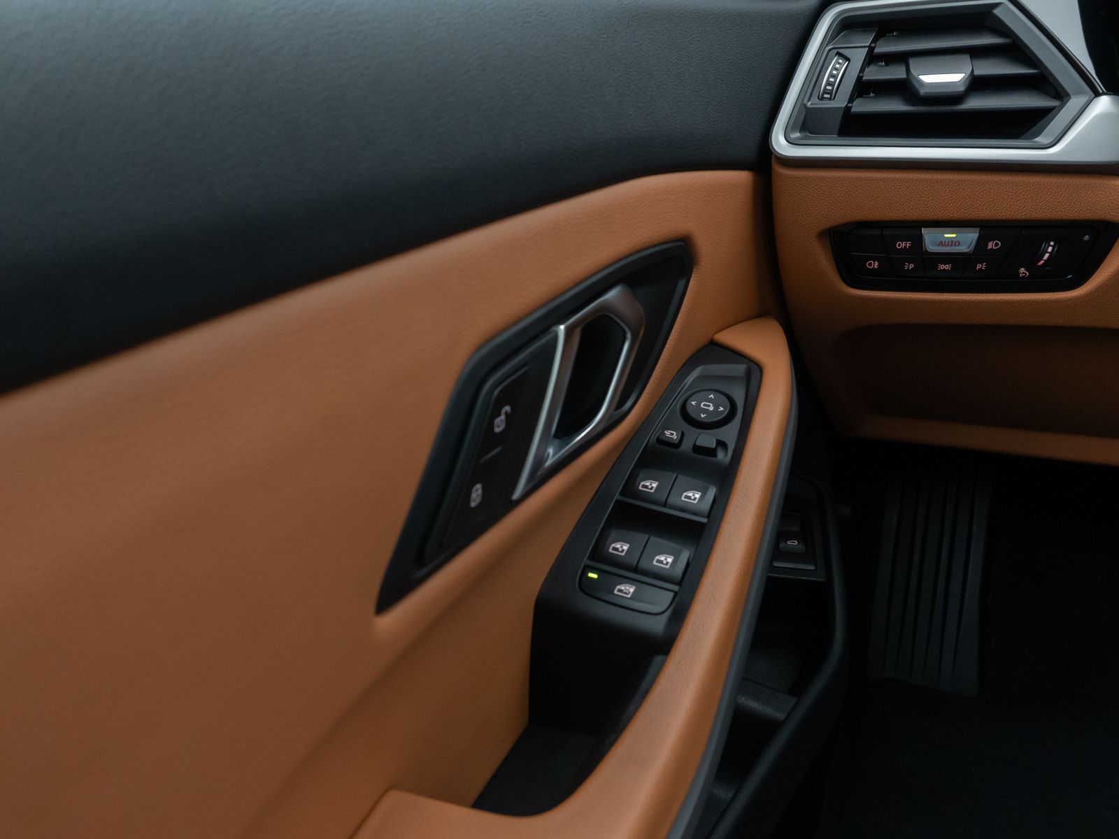 Fahrzeugabbildung BMW 320d xD Alarm DAB Standhzng Panorama Sportsitz