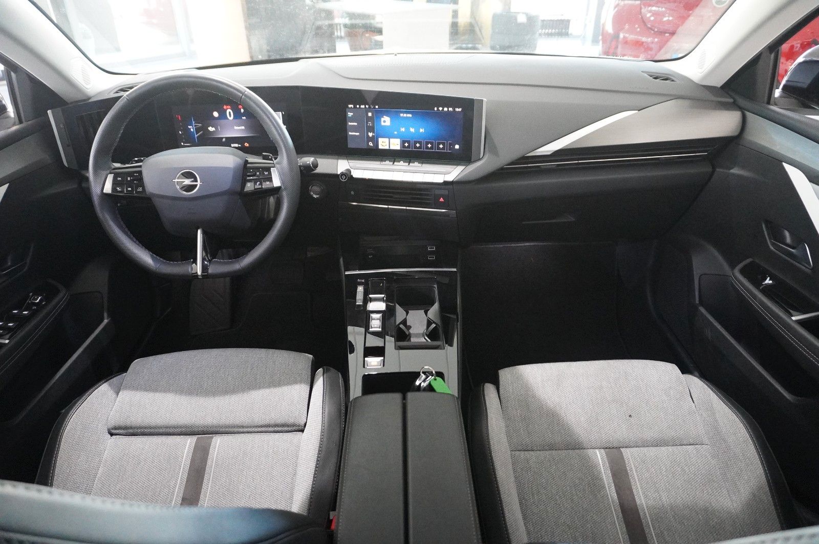 Fahrzeugabbildung Opel Astra L Lim. 1.2T ELEGANCE NAVI/LED/KAMERA/SPORT