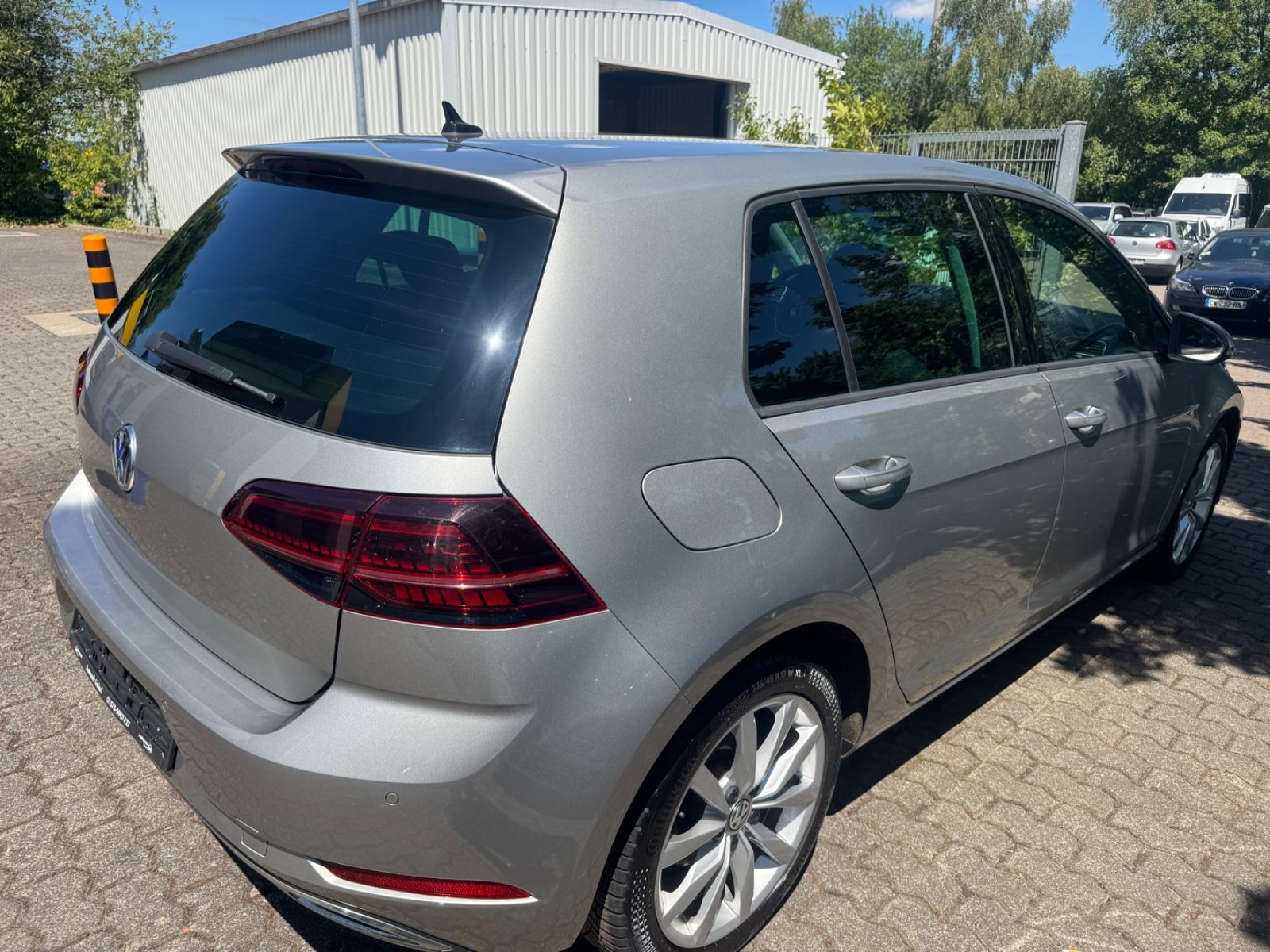 Fahrzeugabbildung Volkswagen Golf VII Lim. Highline LED+ACC+Tempomat