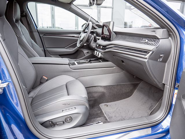 Foto Nummer 2: SKODA Superb
