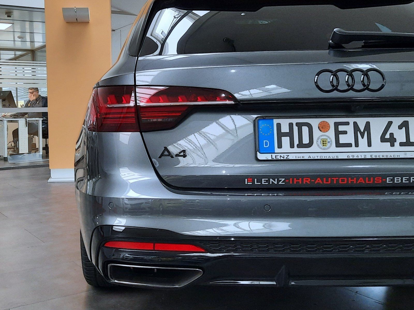Fahrzeugabbildung Audi A4 Avant S-Line TDI Quattro *Standhzg*AHK*Panod*