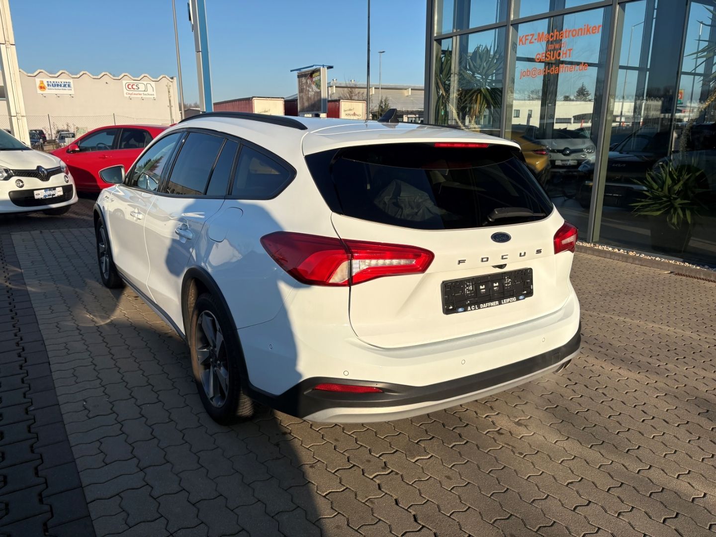 Fahrzeugabbildung Ford Focus Turnier Active BeheizbareWWS Navi LED Appl