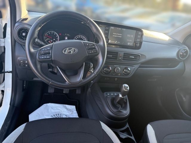 Fahrzeugabbildung Hyundai i10 Edition 30 +CARPLAY+SHZ+TEMPOMAT+RADIO+UVM+
