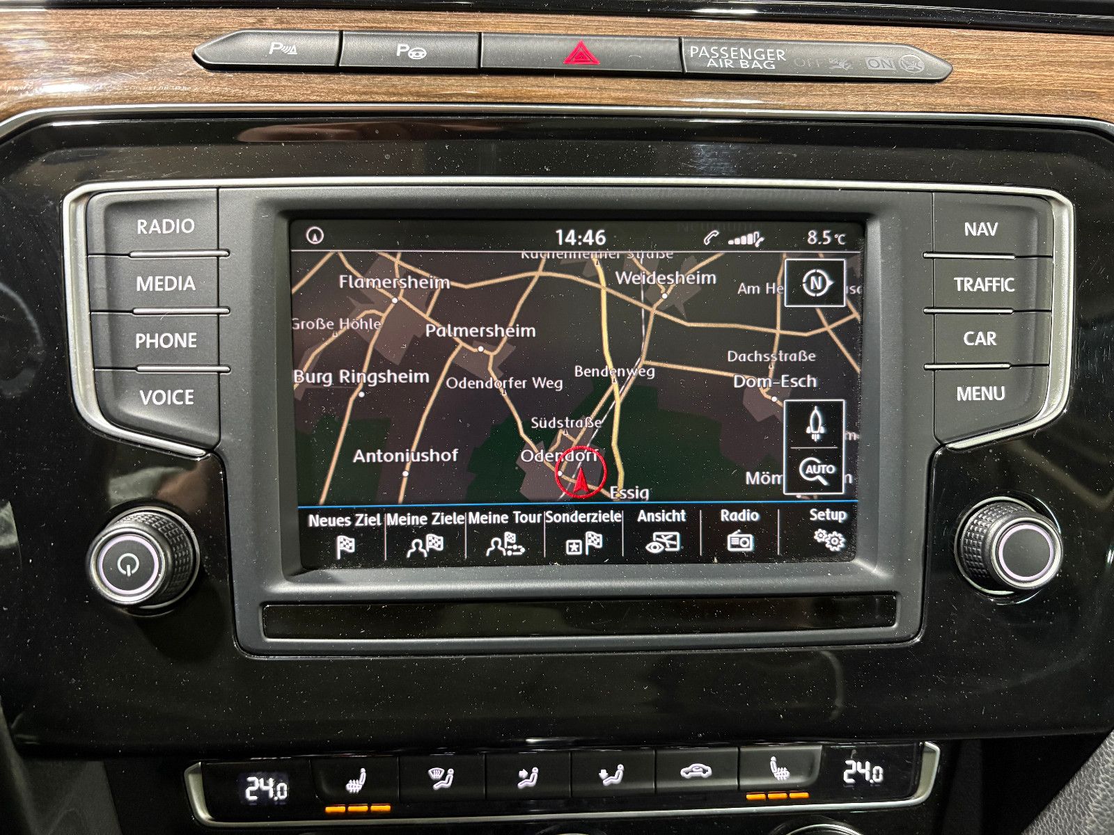 Fahrzeugabbildung Volkswagen Passat Variant Highline BMT/KAMERA/NAVI/SHZ/ACC/