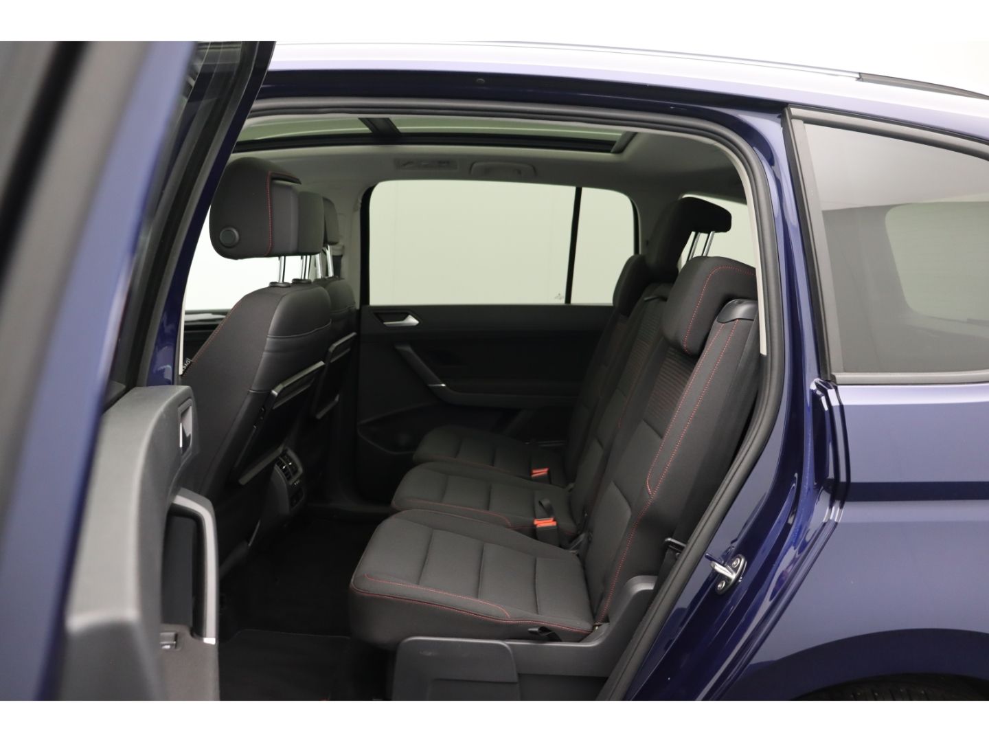 Fahrzeugabbildung Volkswagen Touran Comfortline BMT ACC, Pano, Schiebedach