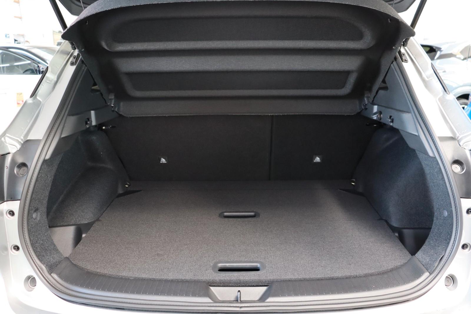 Nissan Qashqai 1.3 AT N-Connecta PANO,LED,TLeder SOFORT