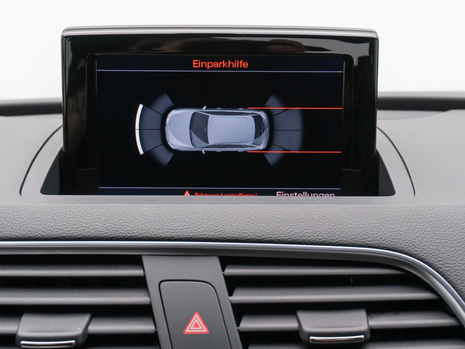 Fahrzeugabbildung Audi Q3 basis Sportsitz Xenon PDC Navi Multilenk Komf