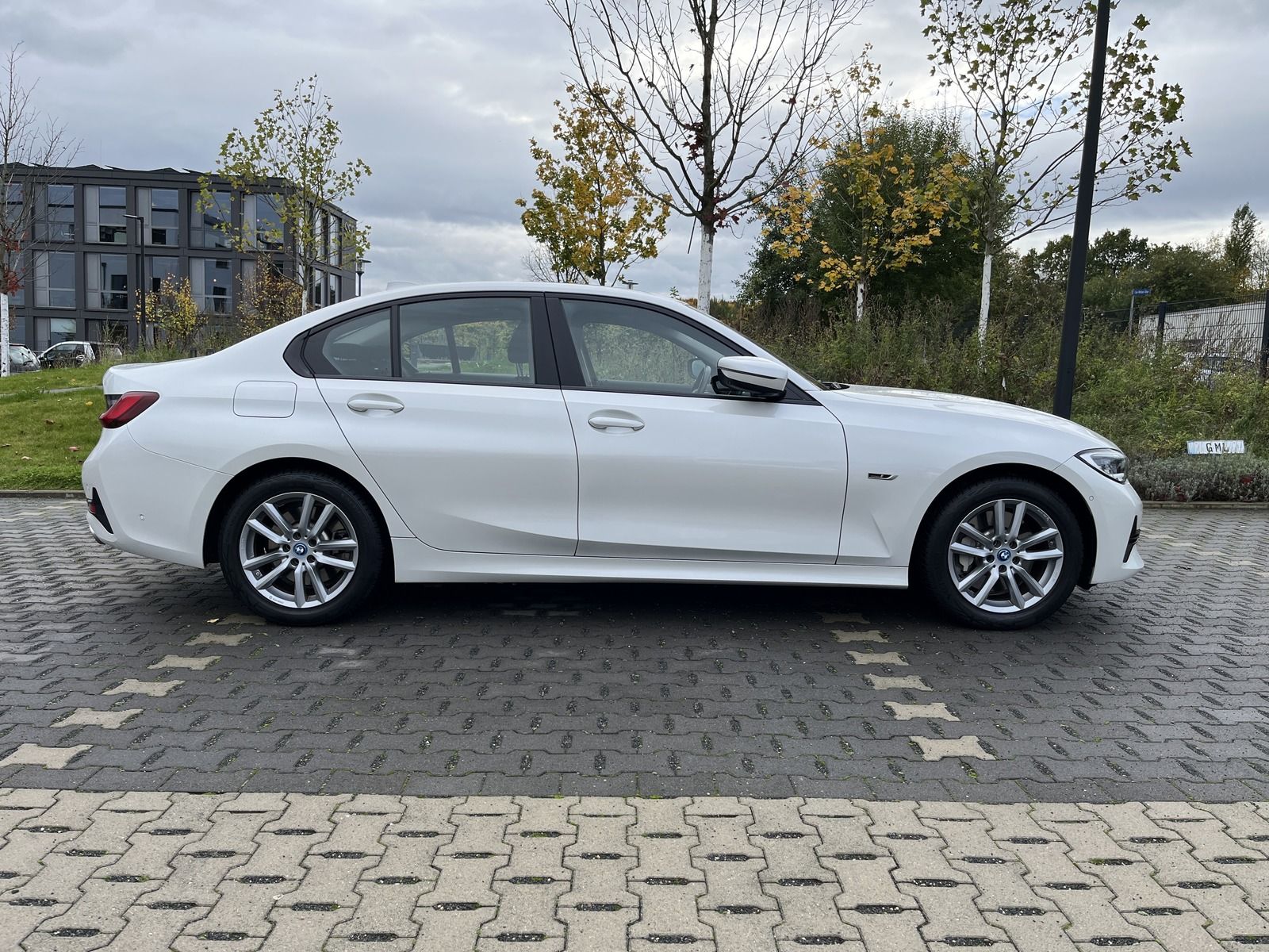BMW 330 e Advantage | Navi | DAB | LED |Sitzheizung foto 3