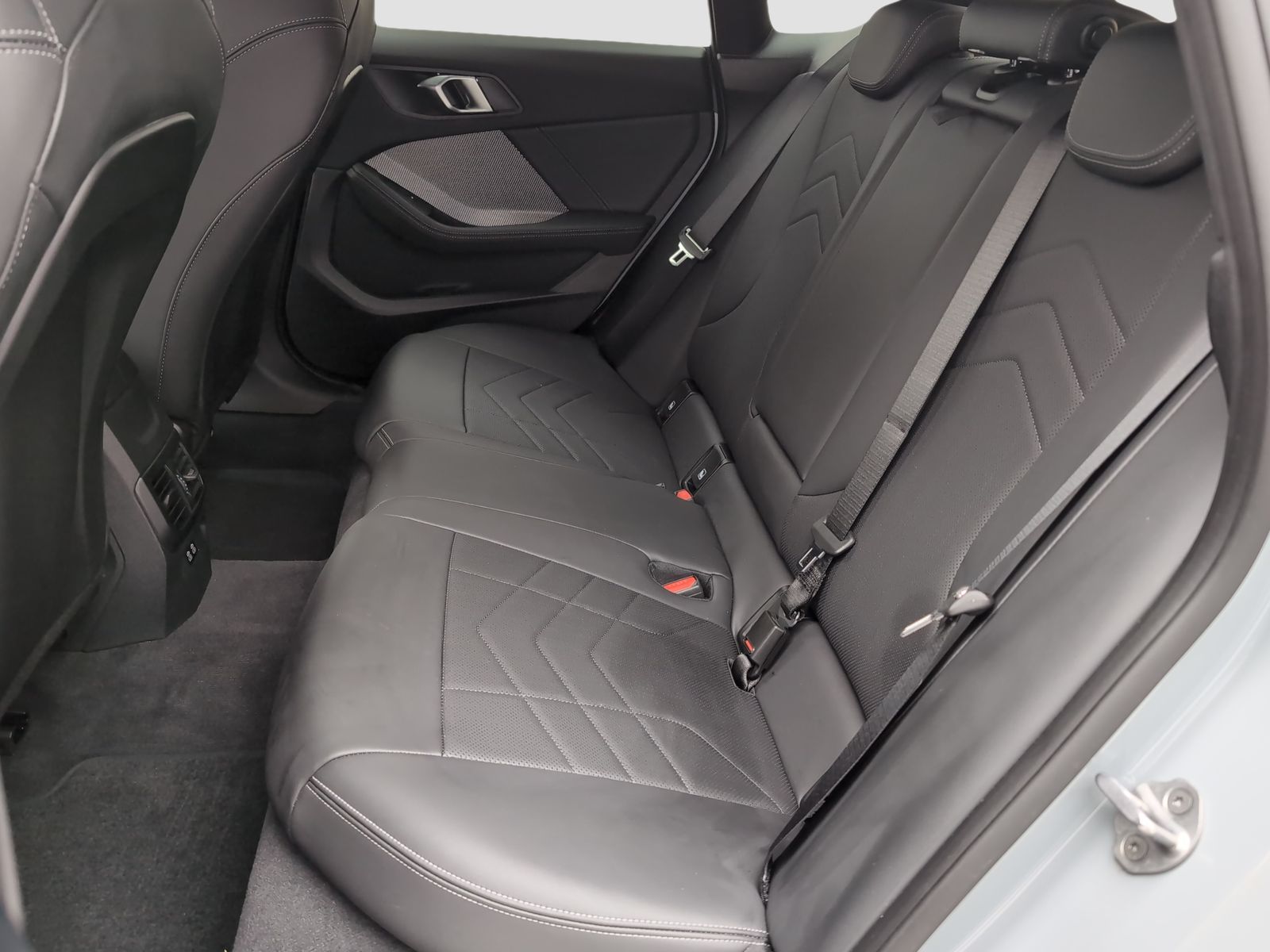 BMW 223 Gran Coupé - Bild 9