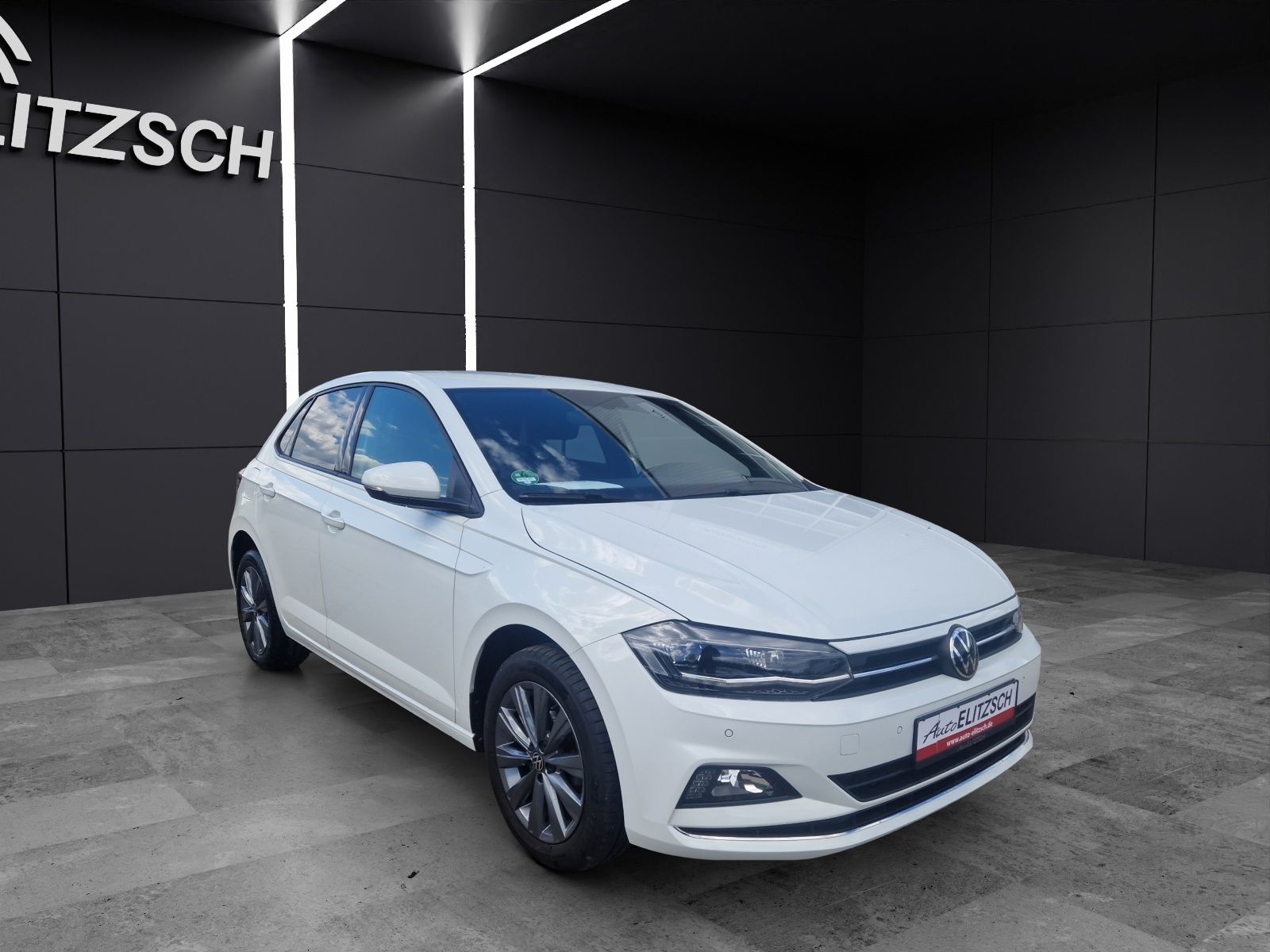 Fahrzeugabbildung Volkswagen Polo TSI Highline DSG LED ACC SHZ DAB+ Navi WeCo