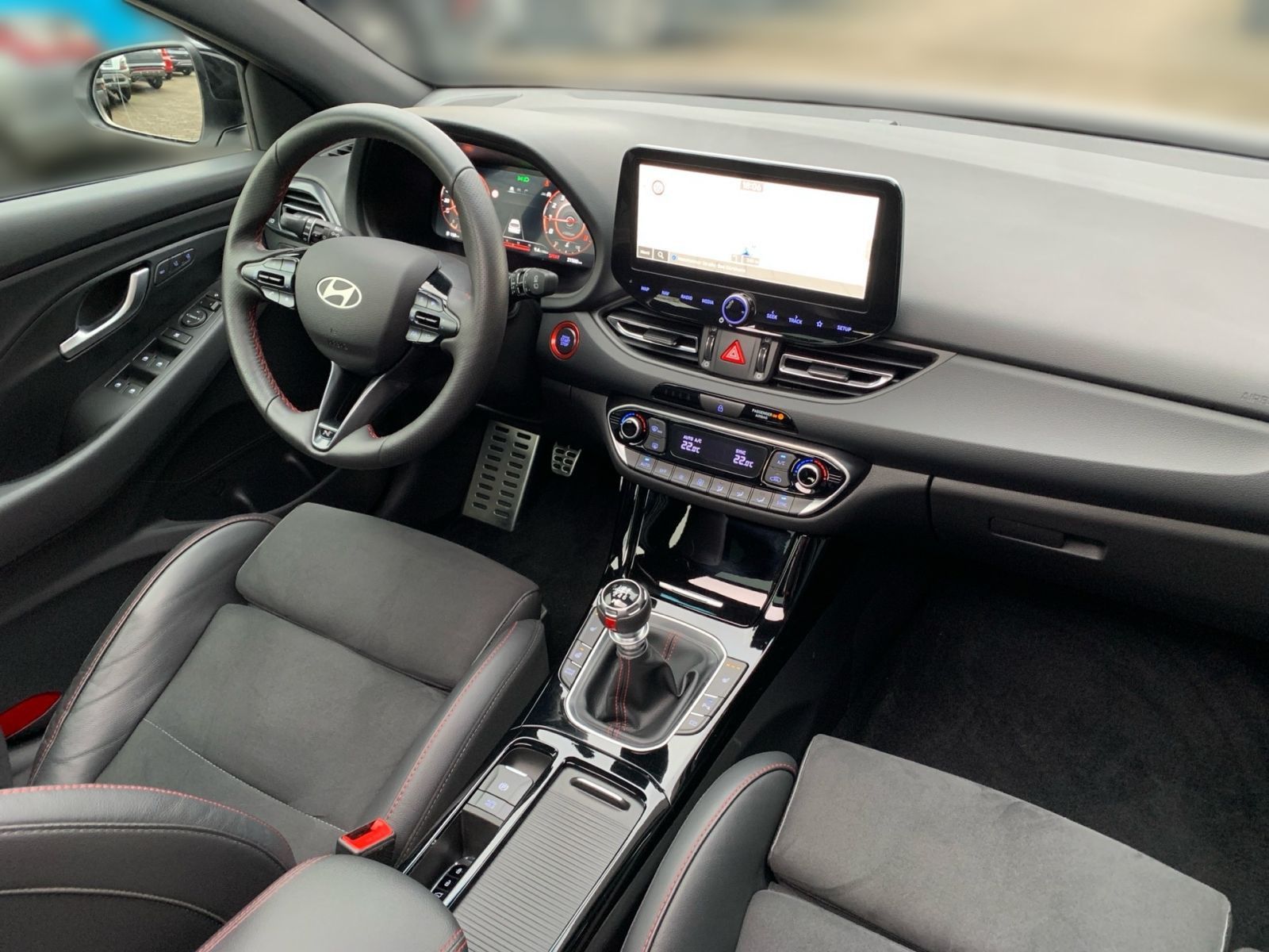 Fahrzeugabbildung Hyundai i30 1.5 T-GDI N Line Mild-Hybrid Pan Dach Sitz P