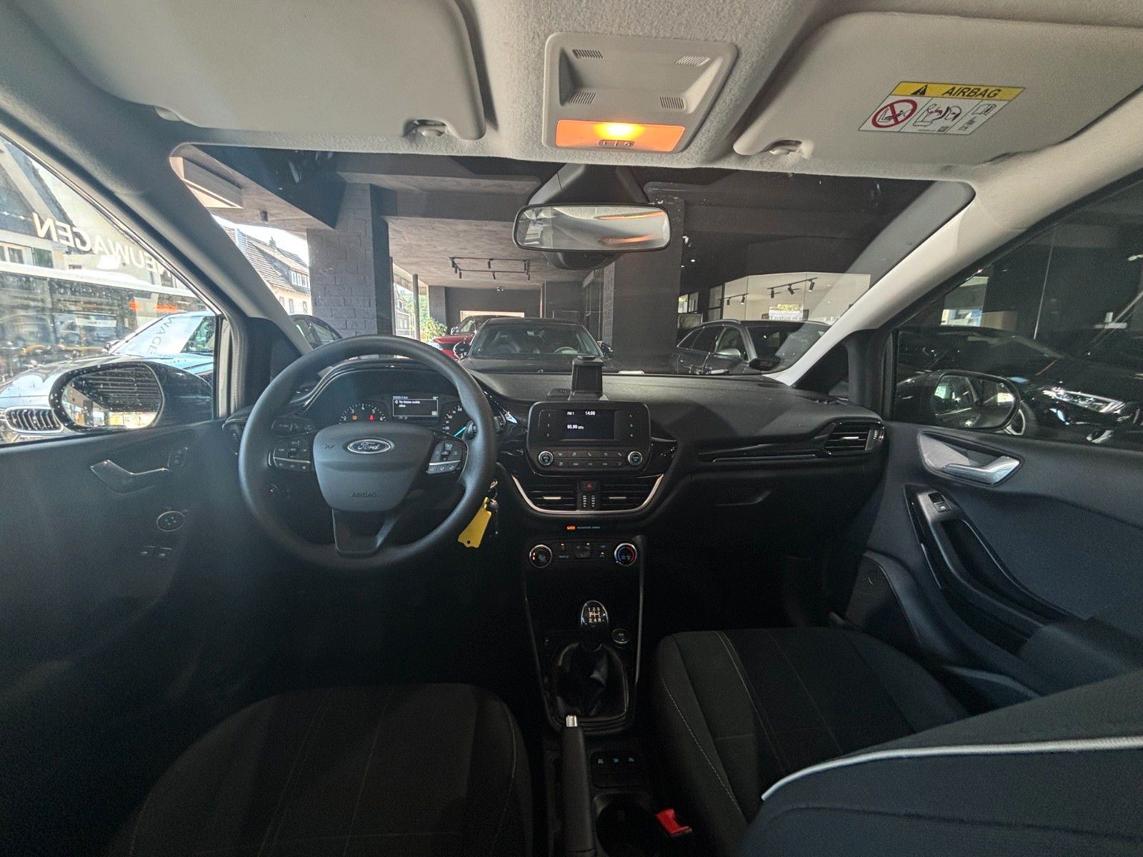 Fahrzeugabbildung Ford Fiesta Cool & Connect /Easy-Driver-Paket/TÜV NEU