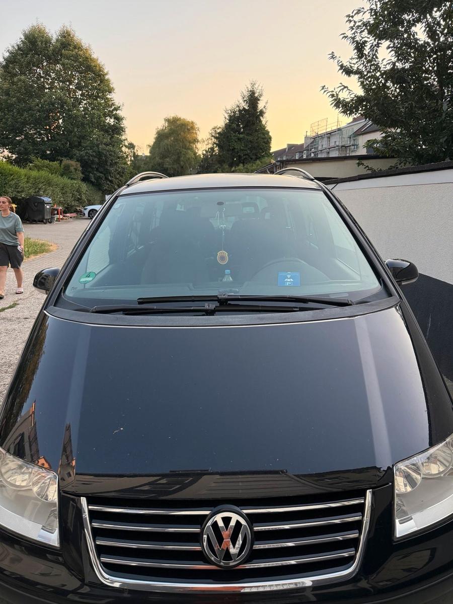 Volkswagen Sharan 2009 — photo 14