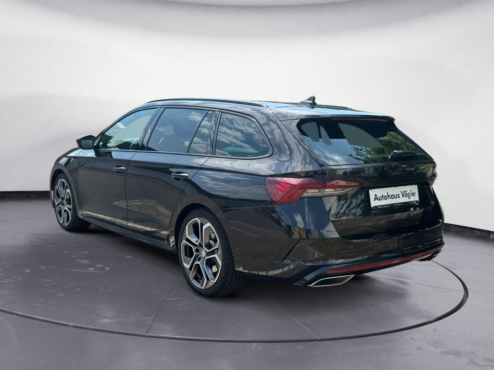 Octavia Combi RS 2,0 TSI DSG Navi über App AHK