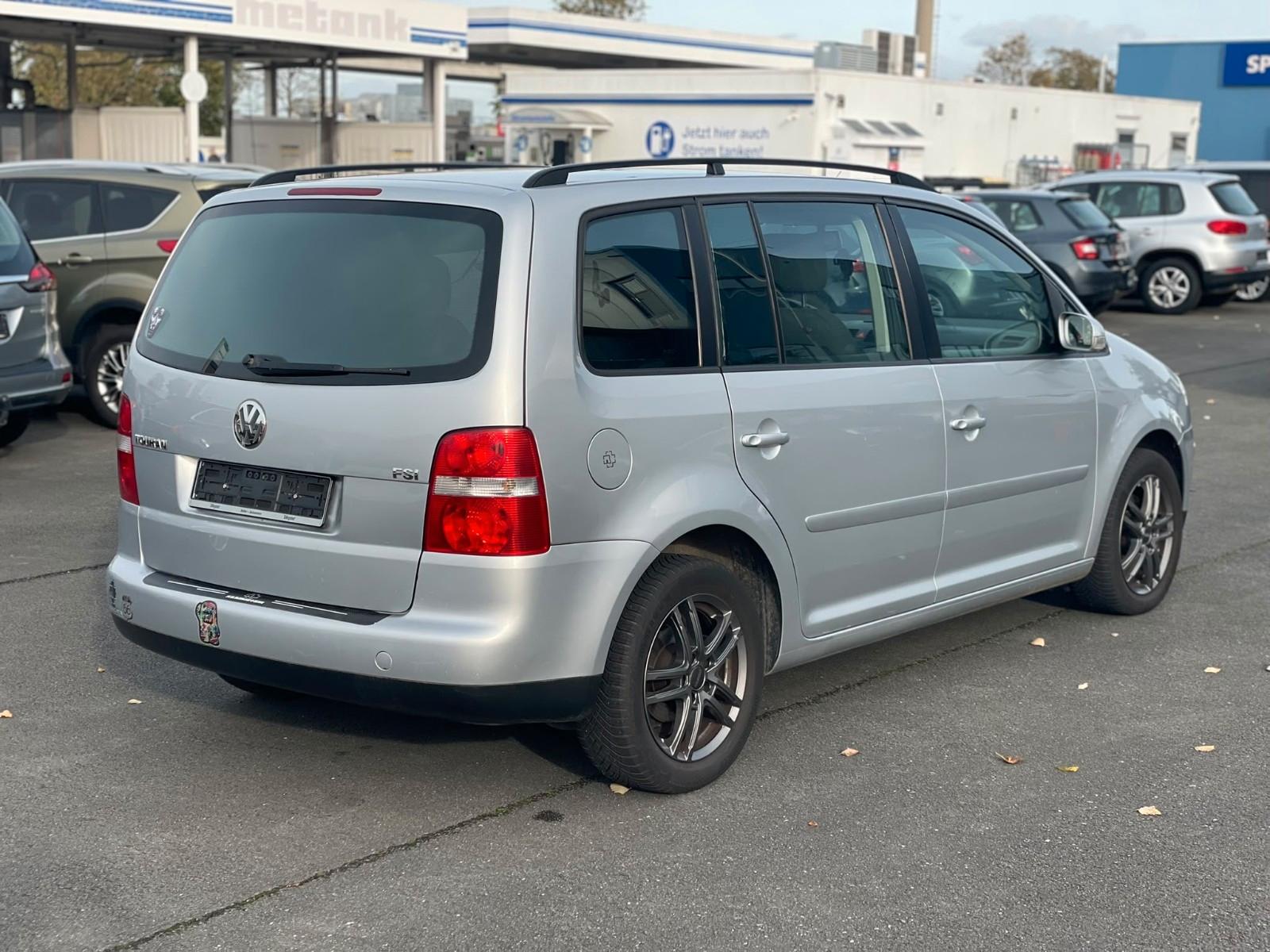 Volkswagen Touran 2004 — engine 1.598 cm³, 116 HP (85kW)