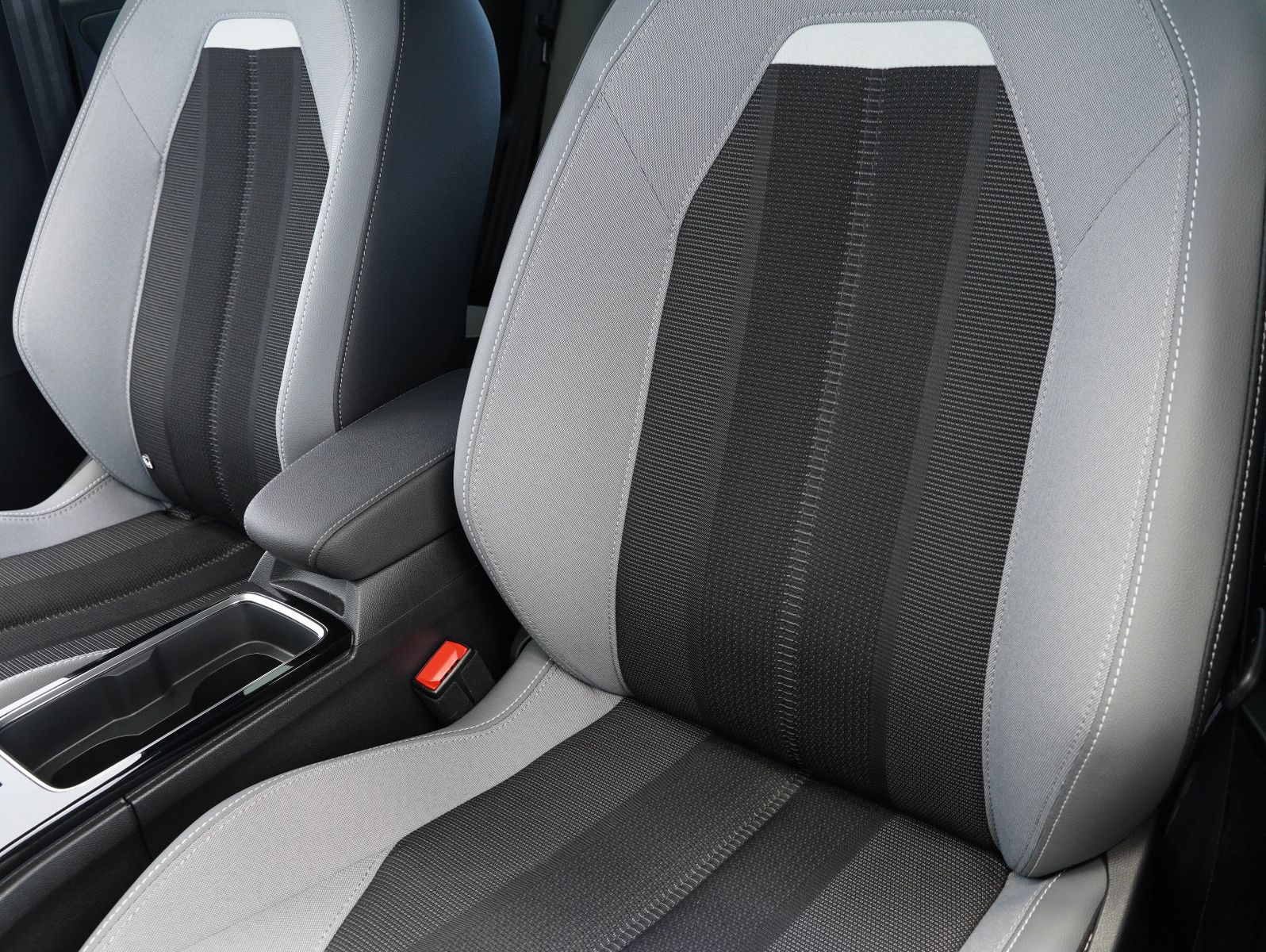 Fahrzeugabbildung Opel Mokka-e Elegance 50KWH/11KW/WÄRMEPUMPE/SOH