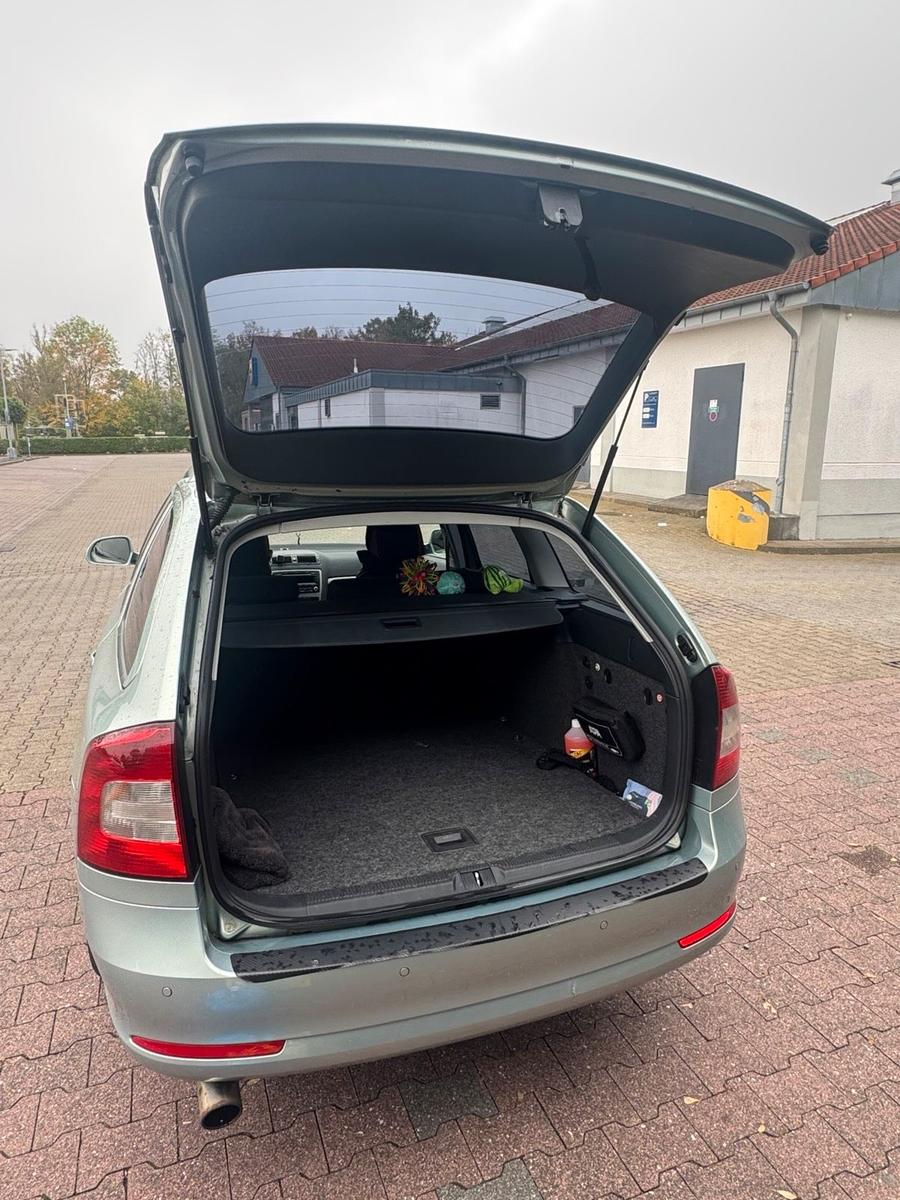 Skoda Octavia 2011 — photo 8