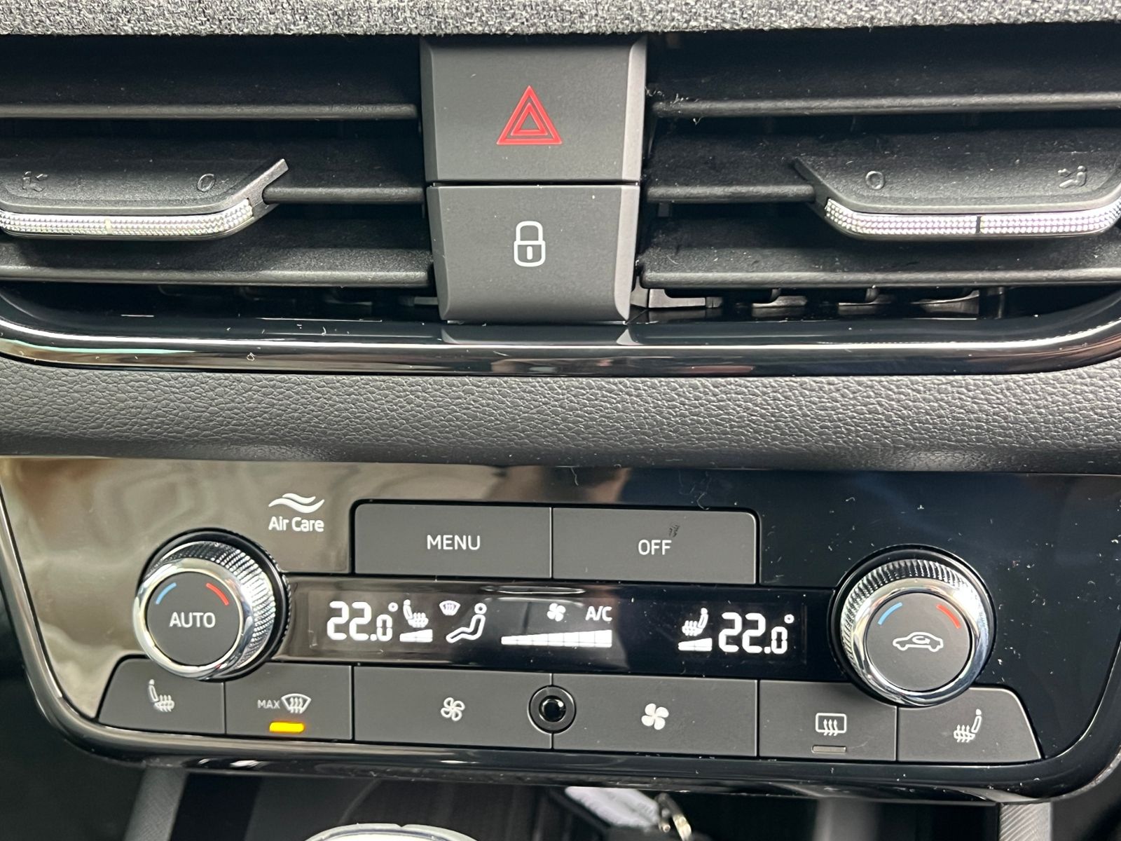 Fahrzeugabbildung SKODA Kamiq Tour 1.5 TSI DSG *AHK, Matrix-LED, Kamera,