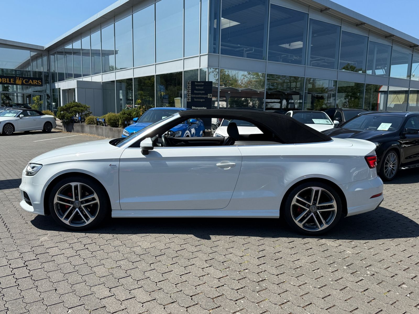 Fahrzeugabbildung Audi A3 Cabriolet S line 35 TFSI KAM LED NAVI