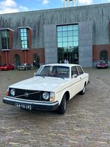 Volvo 240 - Volvo 240 mit Benzin-Antrieb