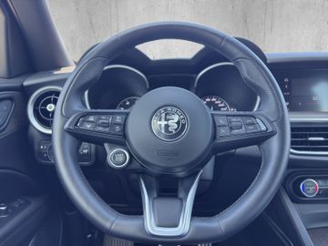 Alfa Romeo Stelvio 2.0 Turbo Ti Q4 *LENKRADHEIZUNG*KEYLESS*