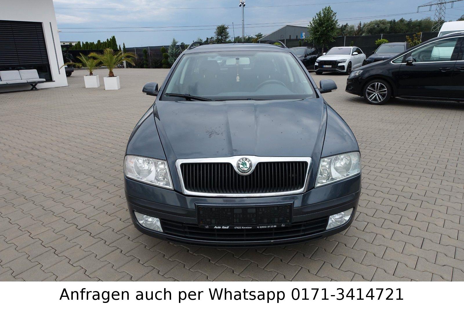Skoda Octavia 2006 — rear view