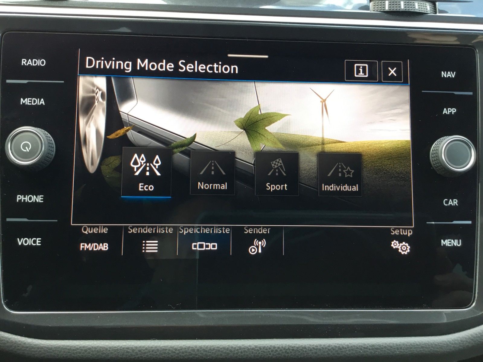 Fahrzeugabbildung Volkswagen Tiguan Allspace 2.0TDI DSG 4M R-Line+Standheizun