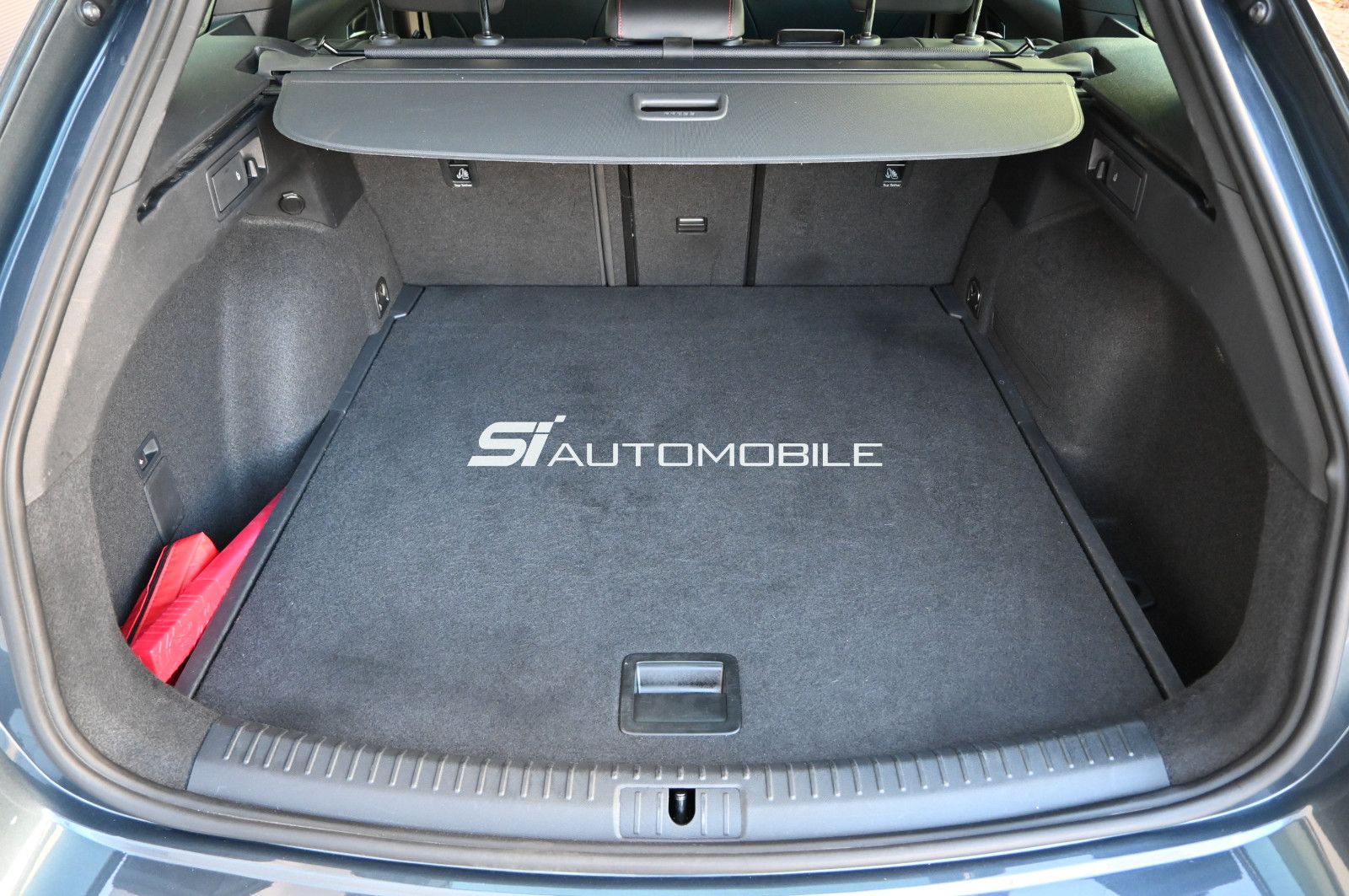 Fahrzeugabbildung SEAT Leon 2.0 TDI FR DSG Sportstourer °AHK°STANDHEIZ°