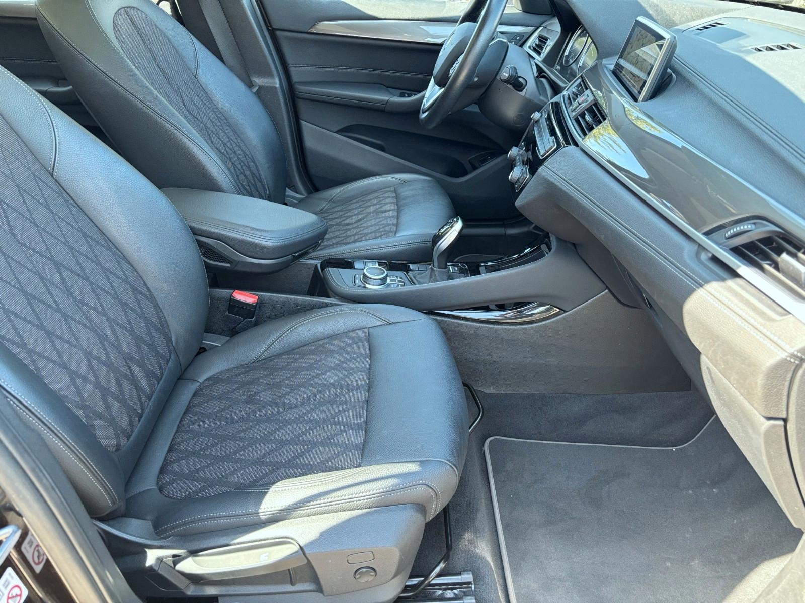 BMW X1 sDrive 18 d xLine*Auto*Pano*LED*1-Hand*S-Heft, миниатюра 25