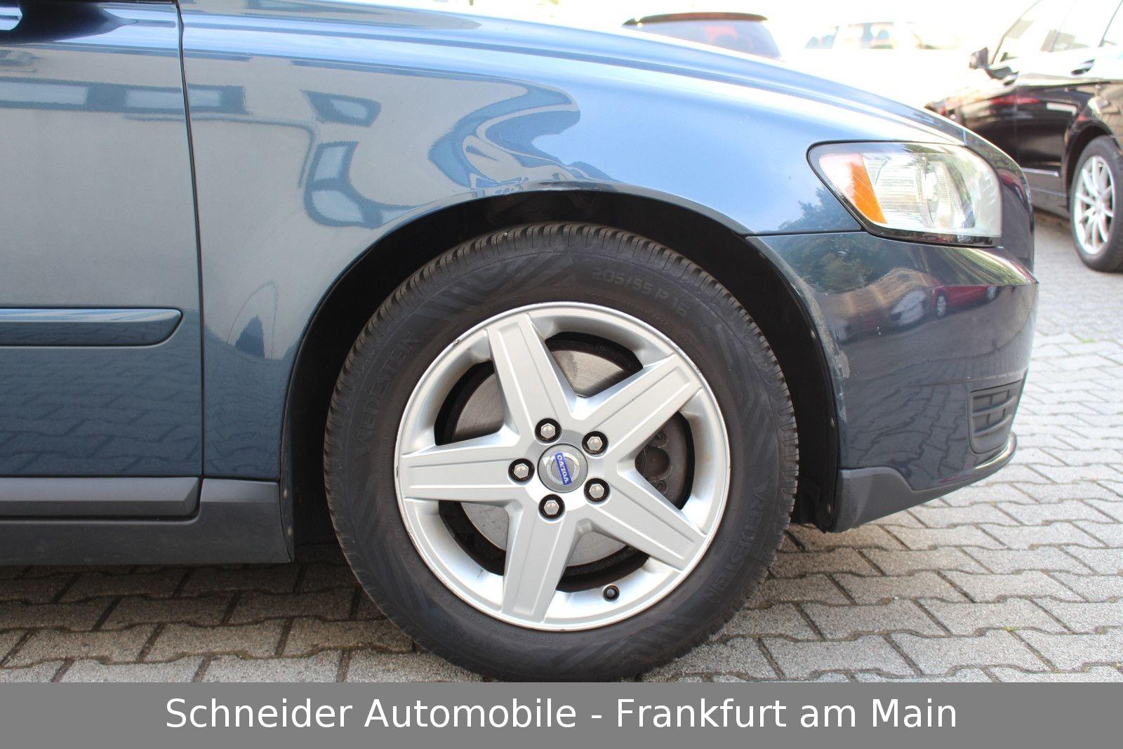 Volvo V50 2008 — engine 2.435 cm³, 140 HP (103kW)