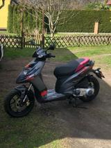 Aprilia SR 125 Motard - APRILIA ROLLER 125