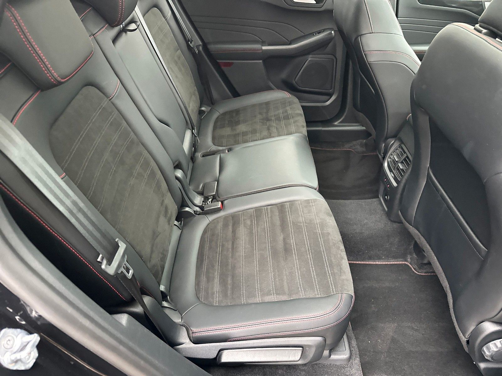 Fahrzeugabbildung Ford Kuga ST-Line X, AHK schwenkbar, ACC TEMPOMAT