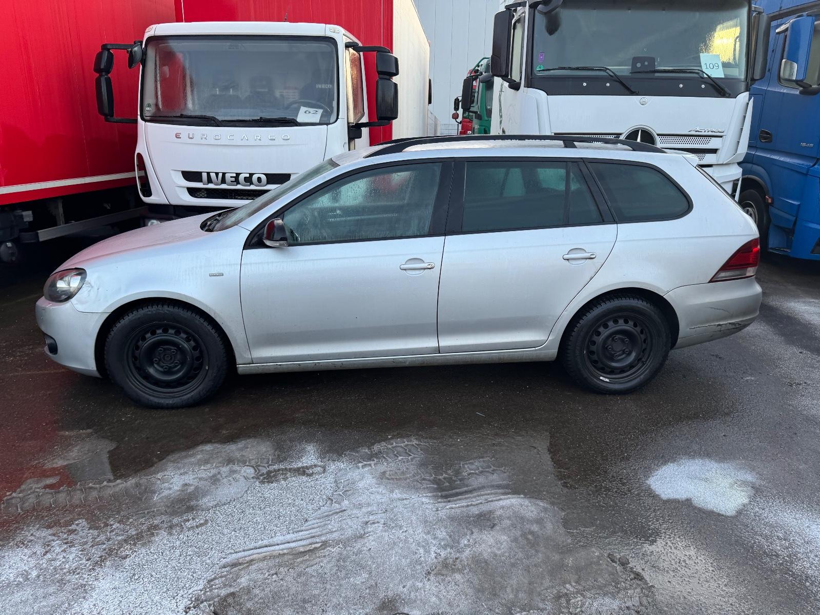 Volkswagen Golf 2012 — engine 1.598 cm³, 105 HP (77kW)