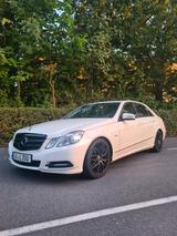 Mercedes-Benz  Mercedes Benz - E350 4MATIC - Top Zustand  - Mercedes-Benz E 350 in Wuppertal