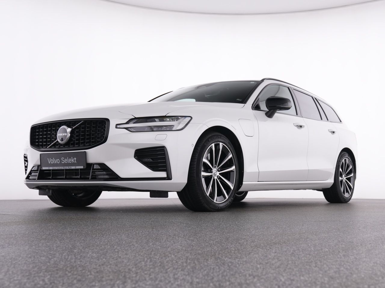Volvo V60 T8 Recharge Plus Dark+AHK+BP+STANDHZ+LM18 foto 7