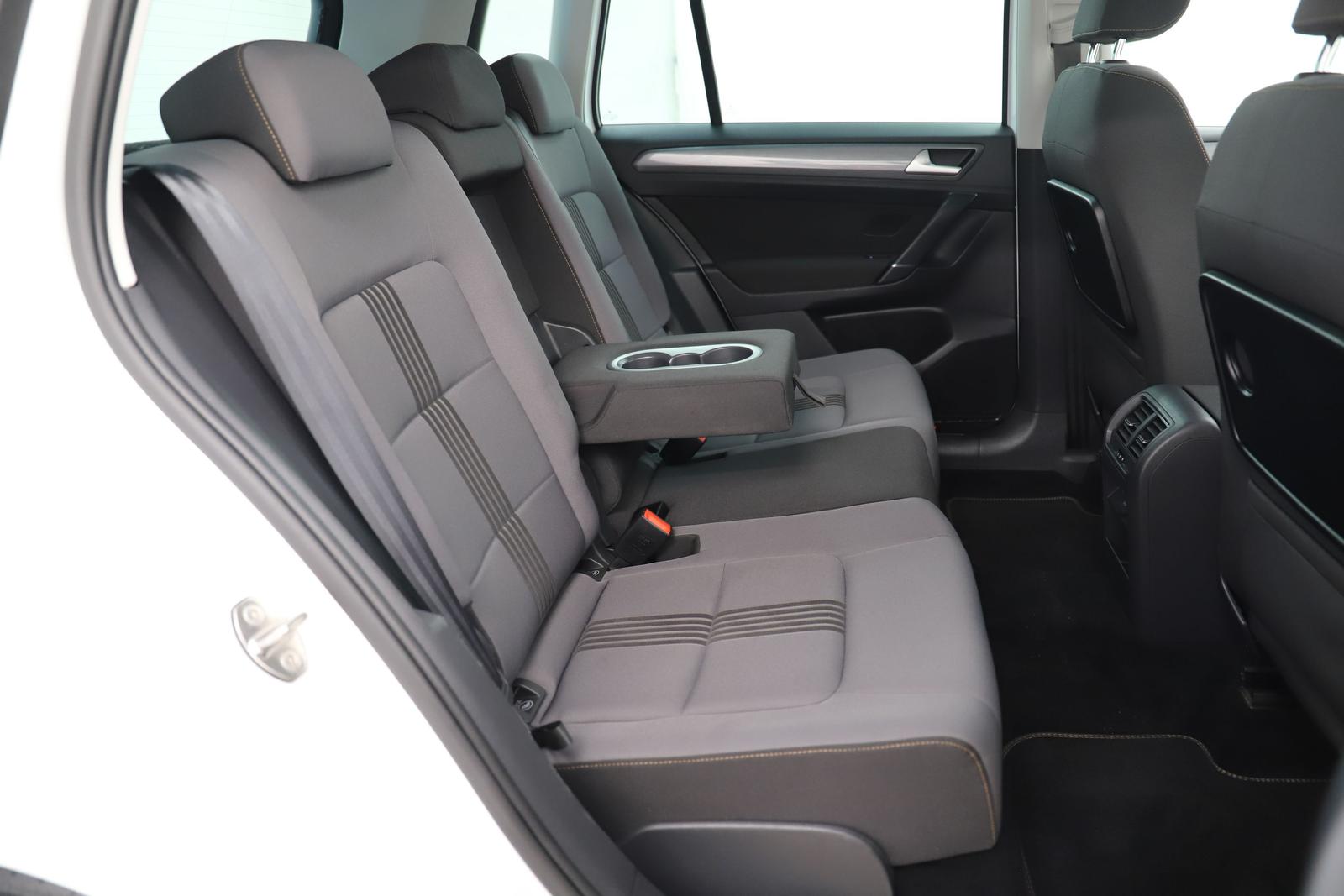 Volkswagen Golf 7 Sportsvan 1.4TSI 125PS DSG R Line Pano 1H