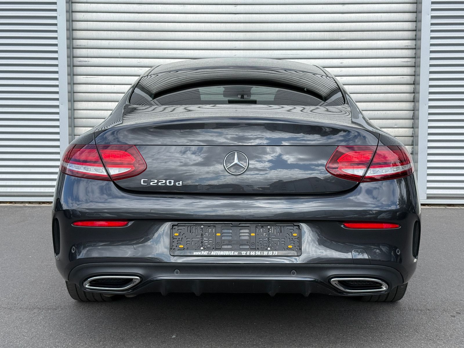 Fahrzeugabbildung Mercedes-Benz C 220d Coupe AMG Burmester Pano Night-Paket 360°