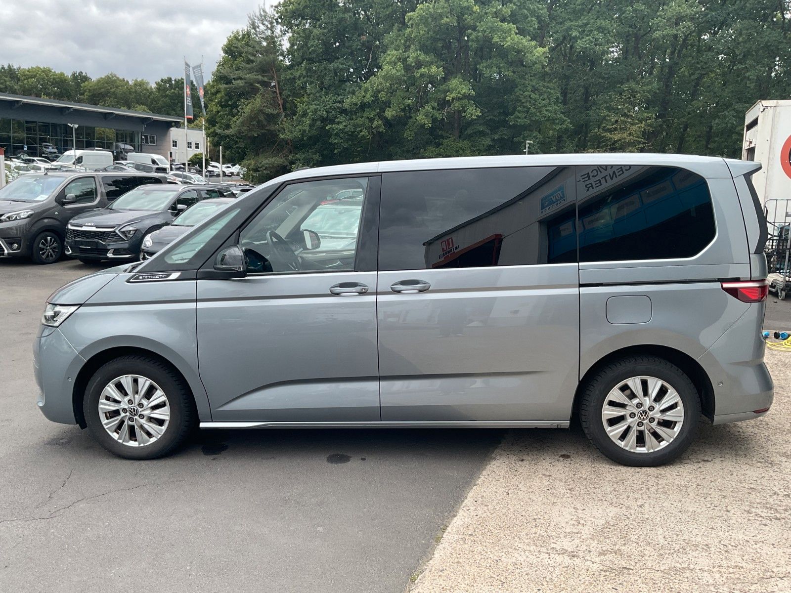 Volkswagen T7 Multivan eHybrid LED AHK PANO ACC Kamera foto 8