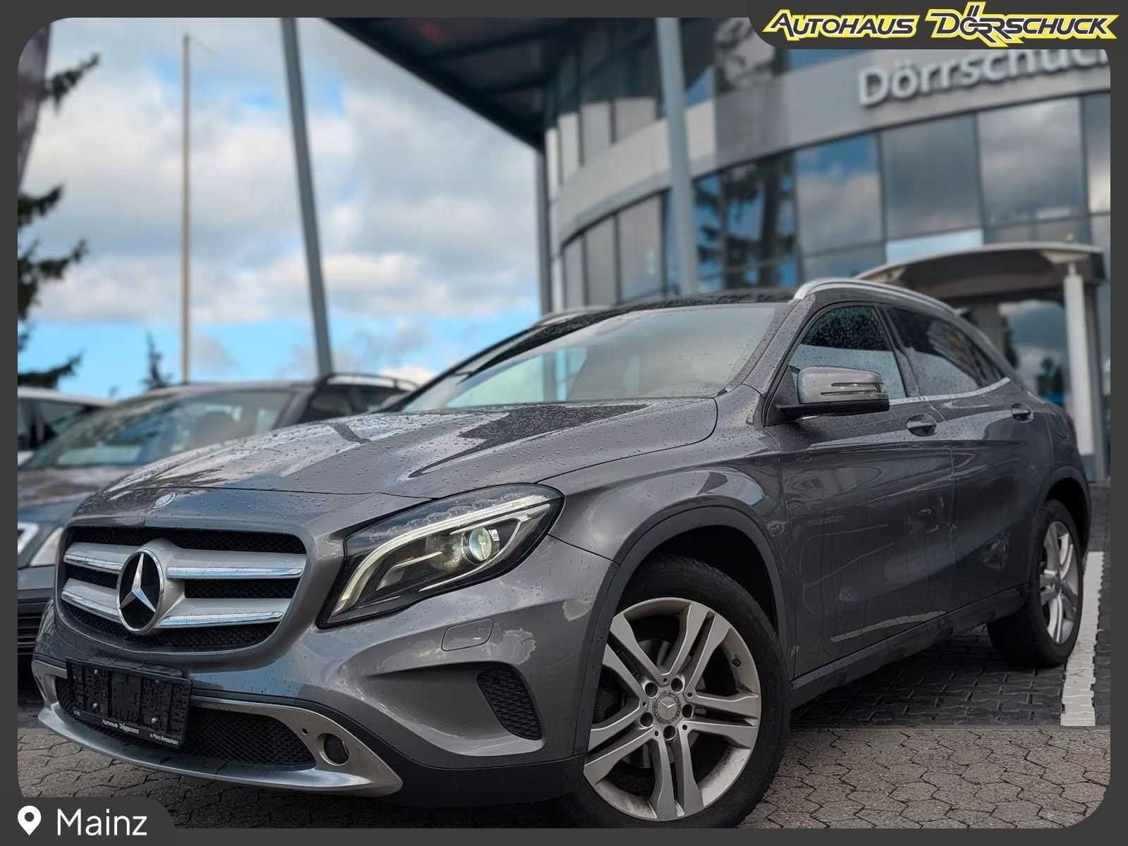 MERCEDES-BENZ GLA 220 d 4Matic Urban*LEDER*PANORAMA*NAVI